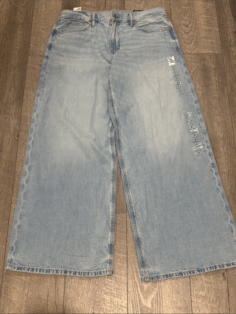 American Eagle Outfitters Light Blue Wide-Leg Jeans with Subtle Distress